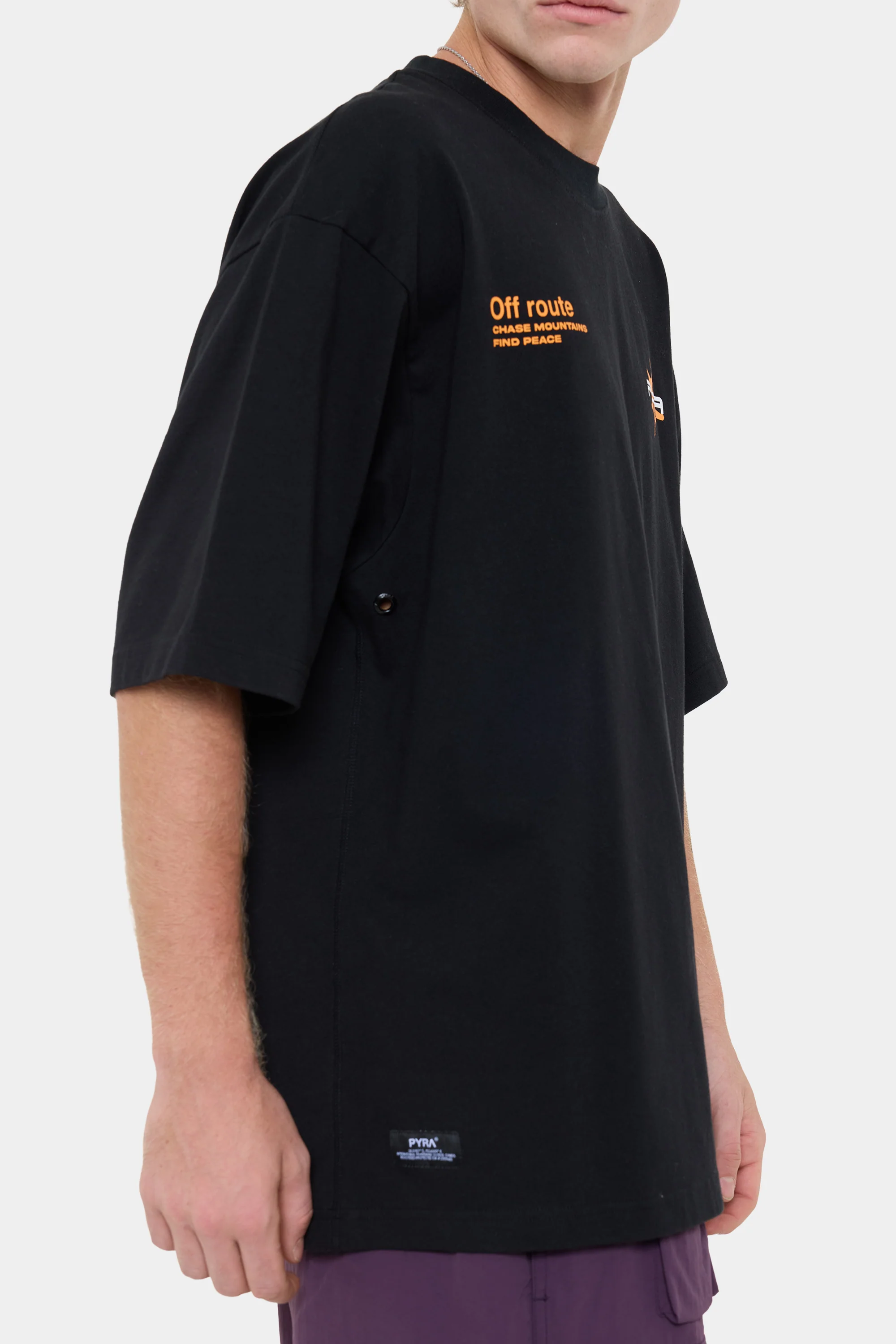 ALPINE BOX TEE - BLACK - Image 7