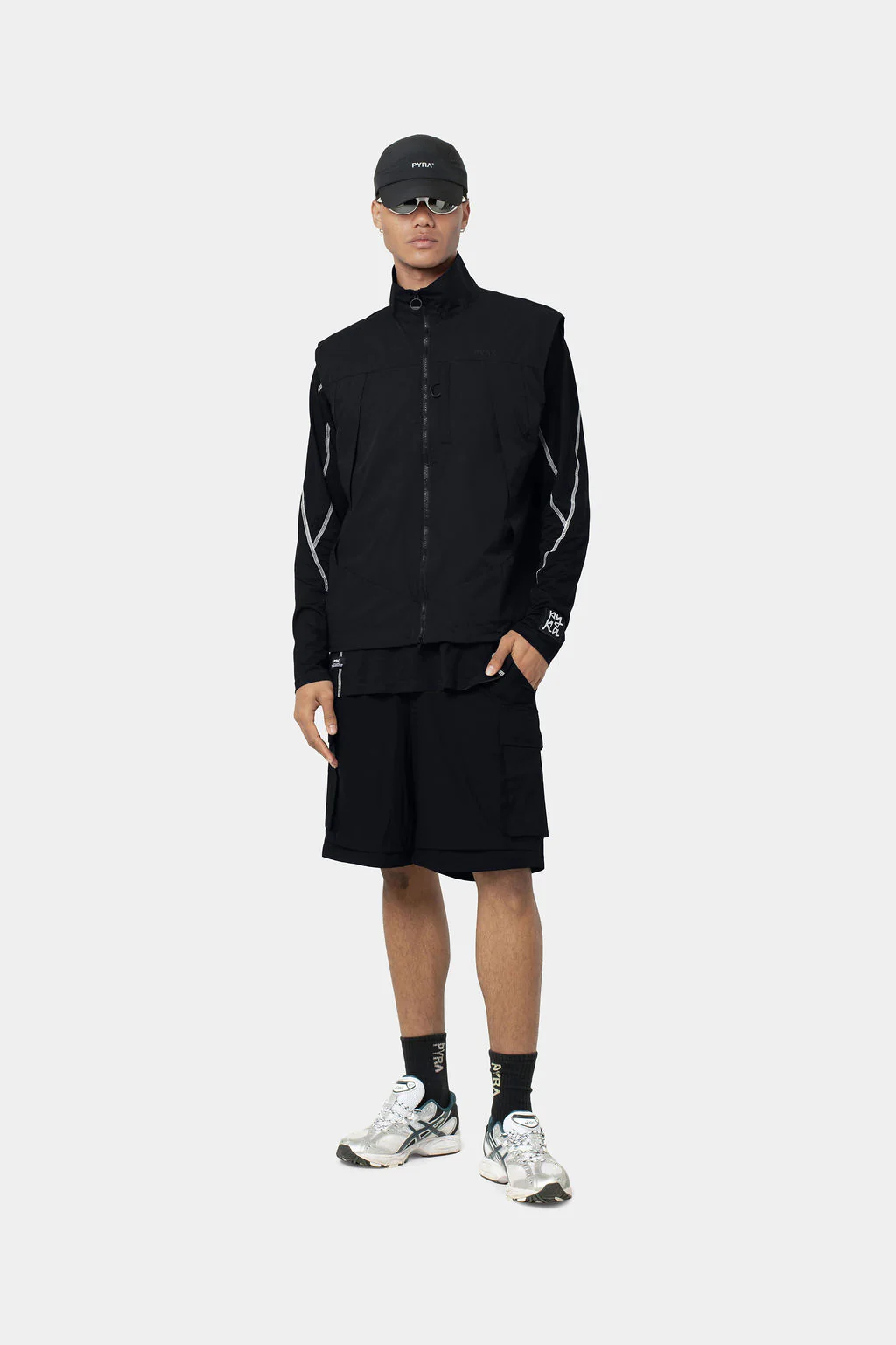CONTRAST LS TEE - BLACK - Image 3