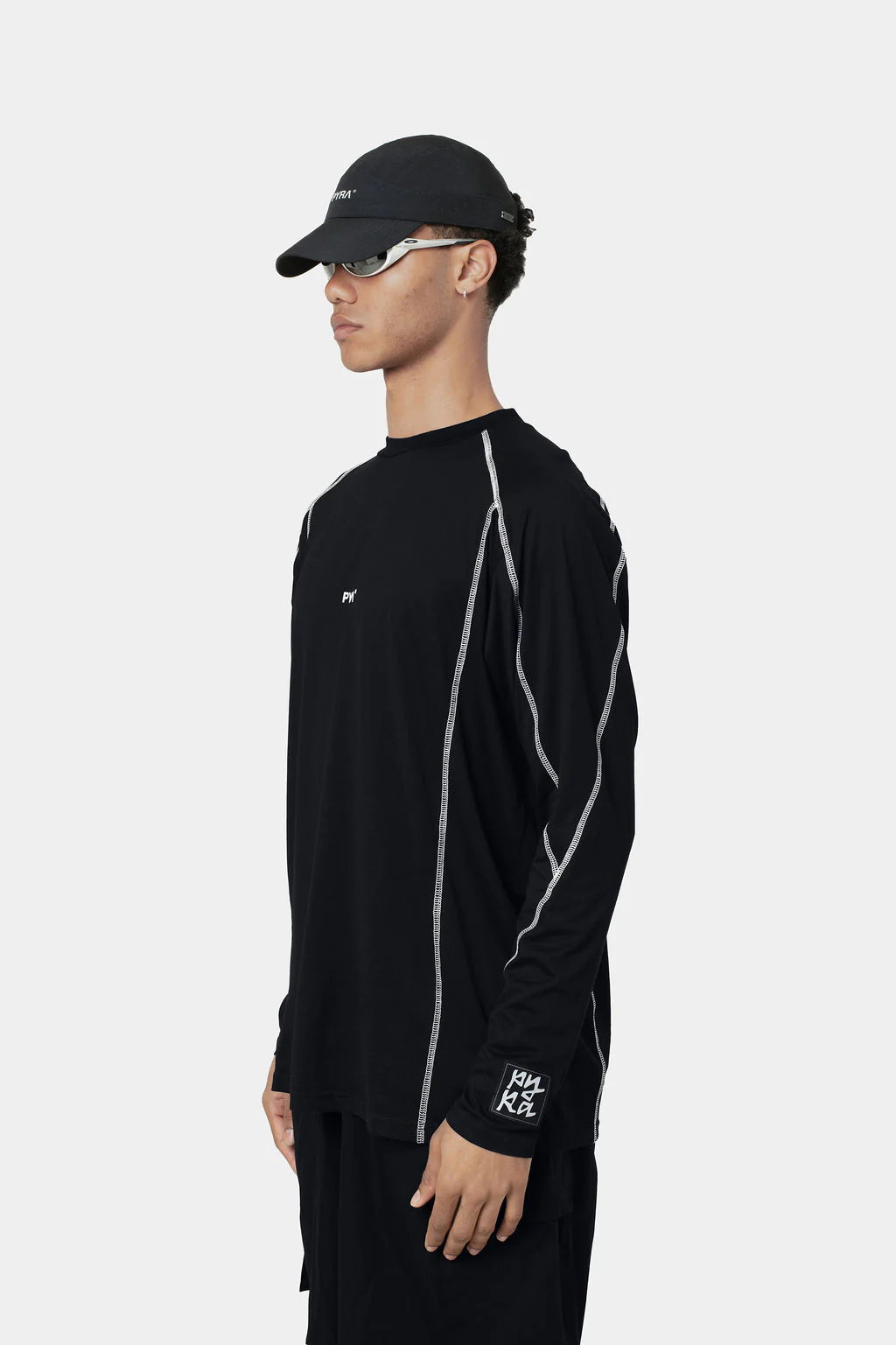 CONTRAST LS TEE - BLACK - Image 5