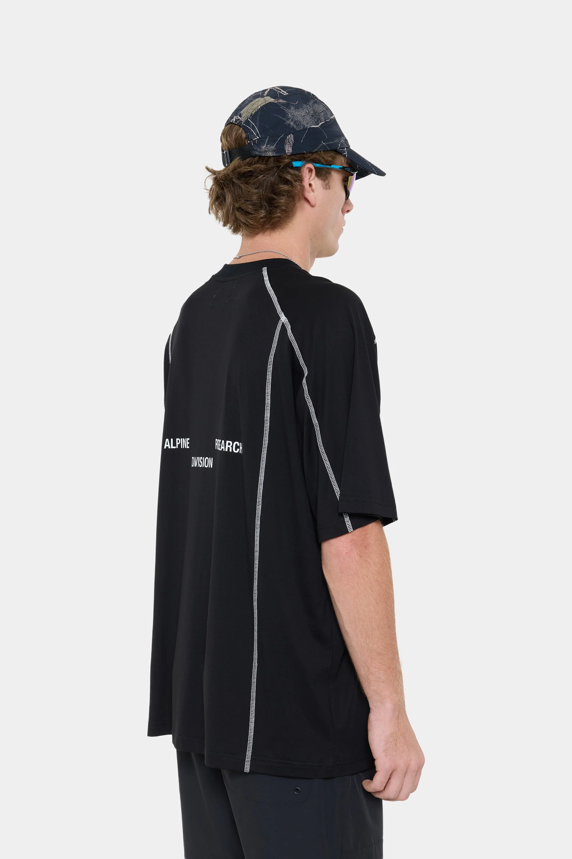 CONTRAST REP OVERSIZED TEE -BLACK - Image 10