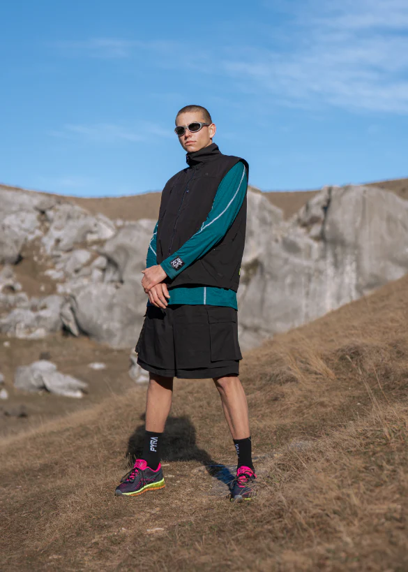 HELIX CARGO SHORT- BLACK - Image 3