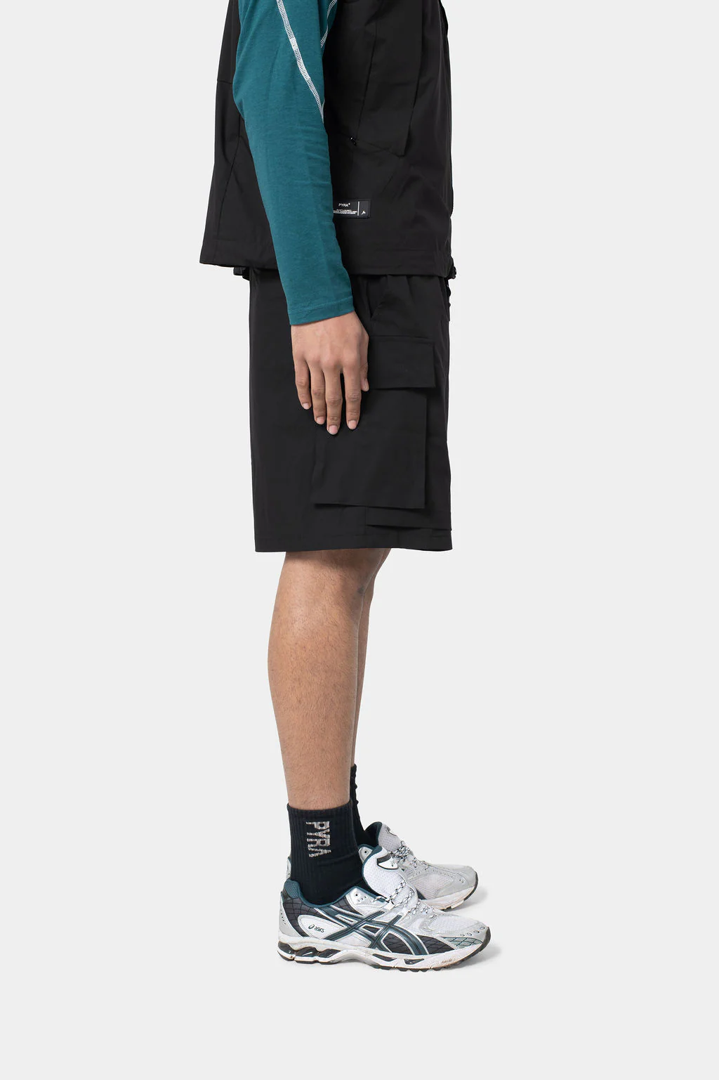 HELIX CARGO SHORT- BLACK - Image 7