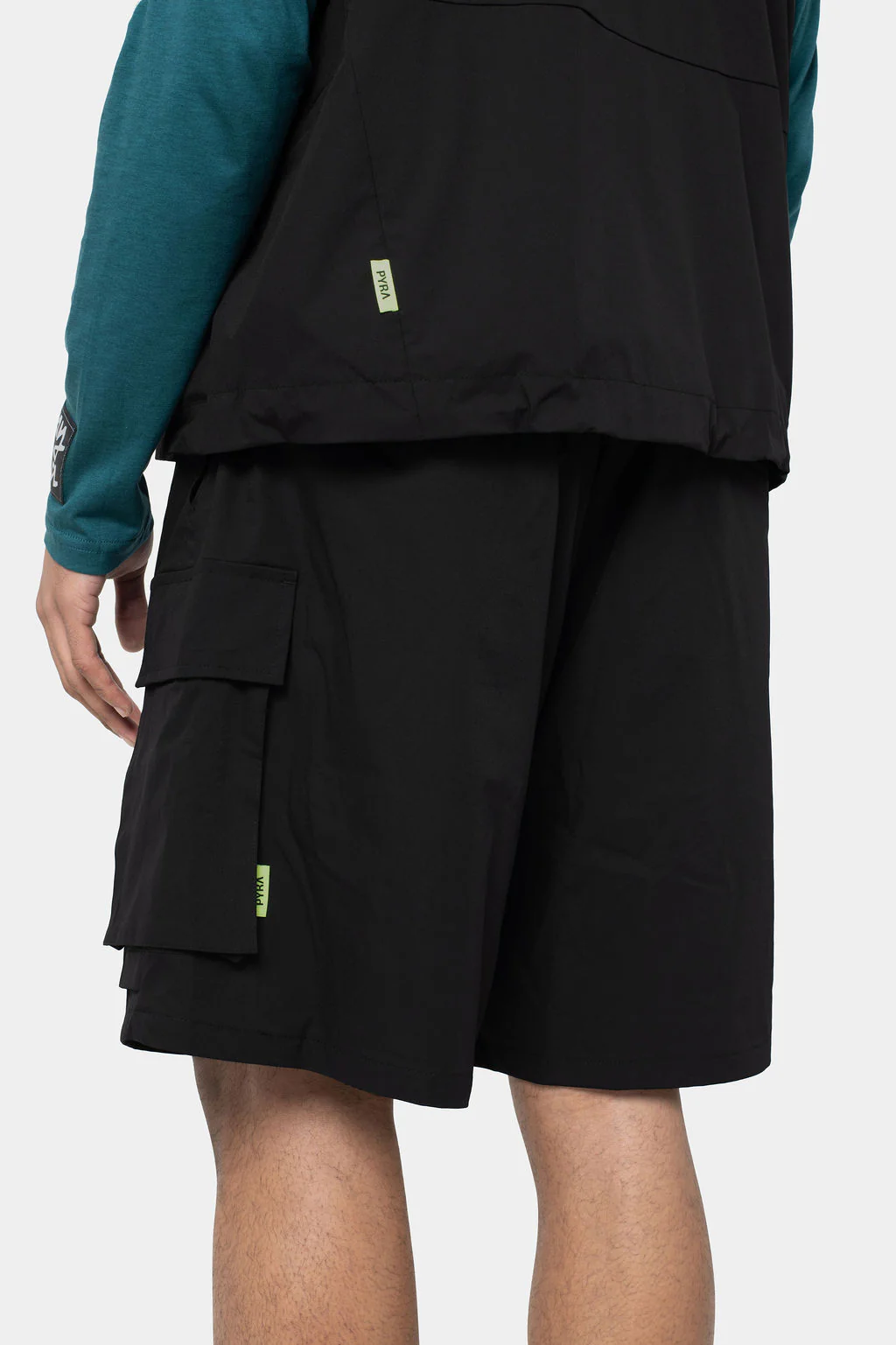 HELIX CARGO SHORT- BLACK - Image 8