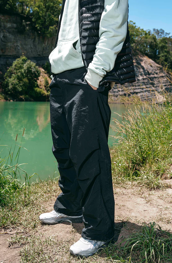 NYLON PARACHUTE PANT BLACK - Image 13