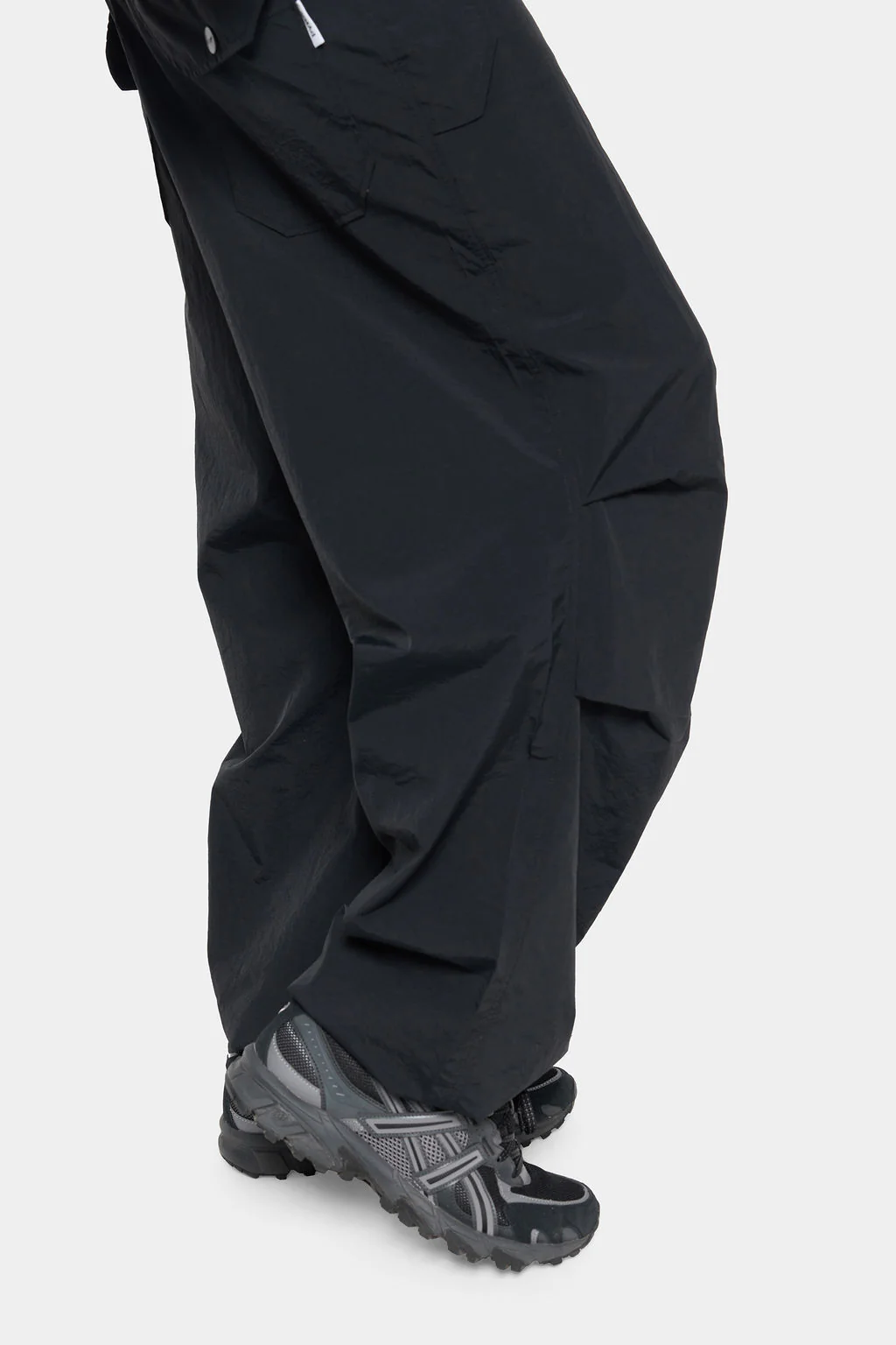 NYLON PARACHUTE PANT BLACK - Image 4
