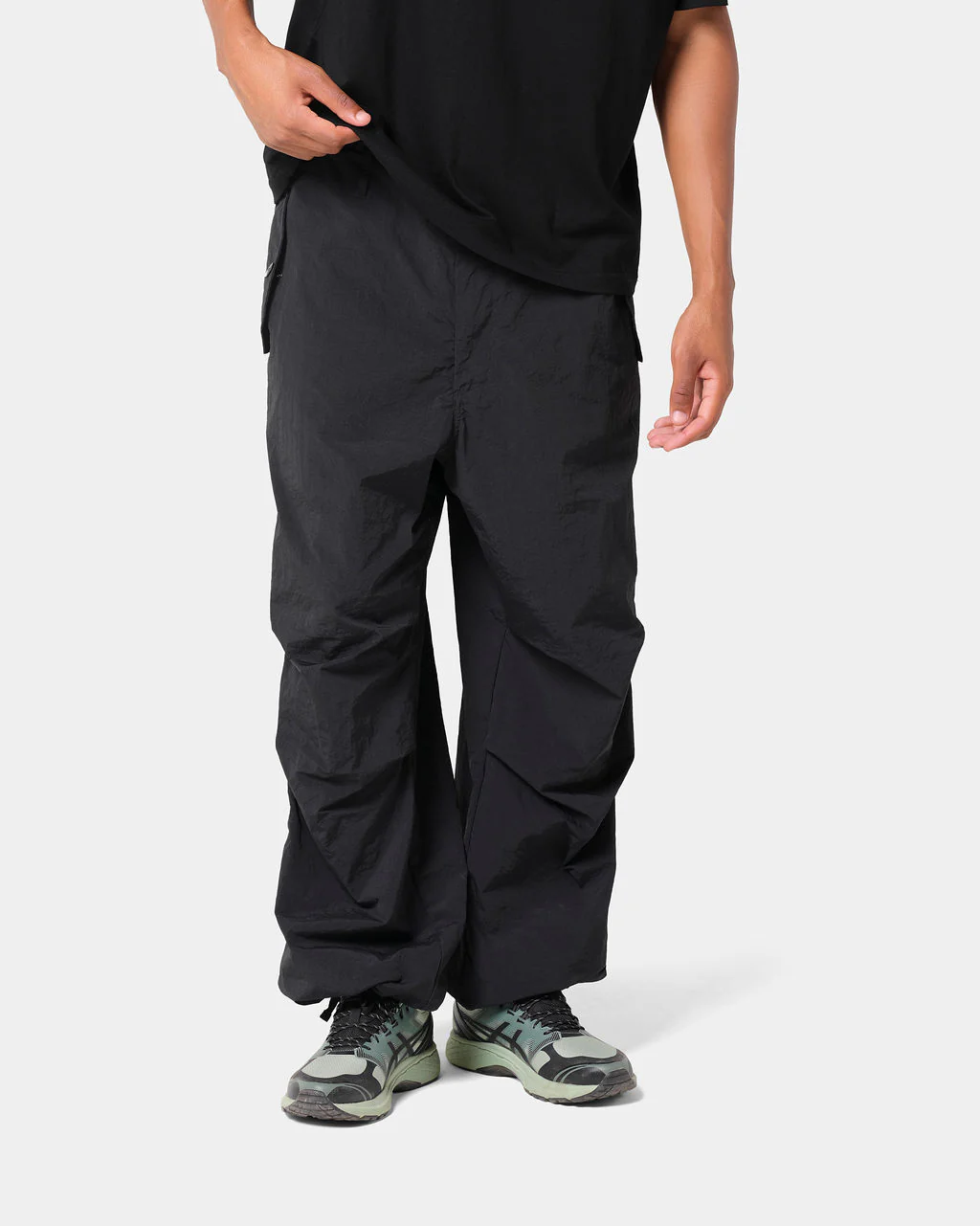 NYLON PARACHUTE PANT BLACK - Image 9