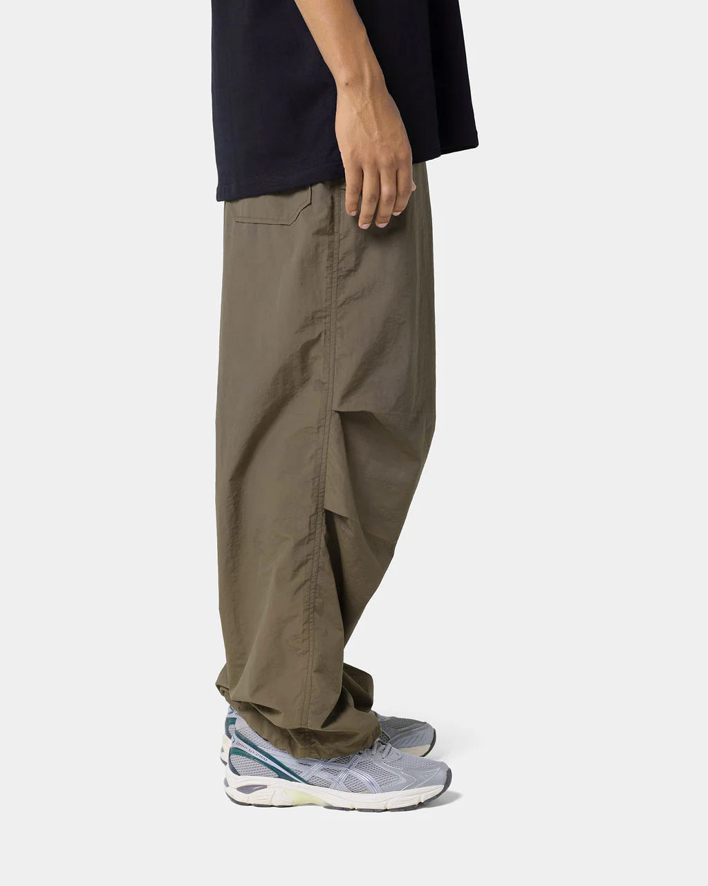 NYLON PARACHUTE PANT OLIVE - Image 3