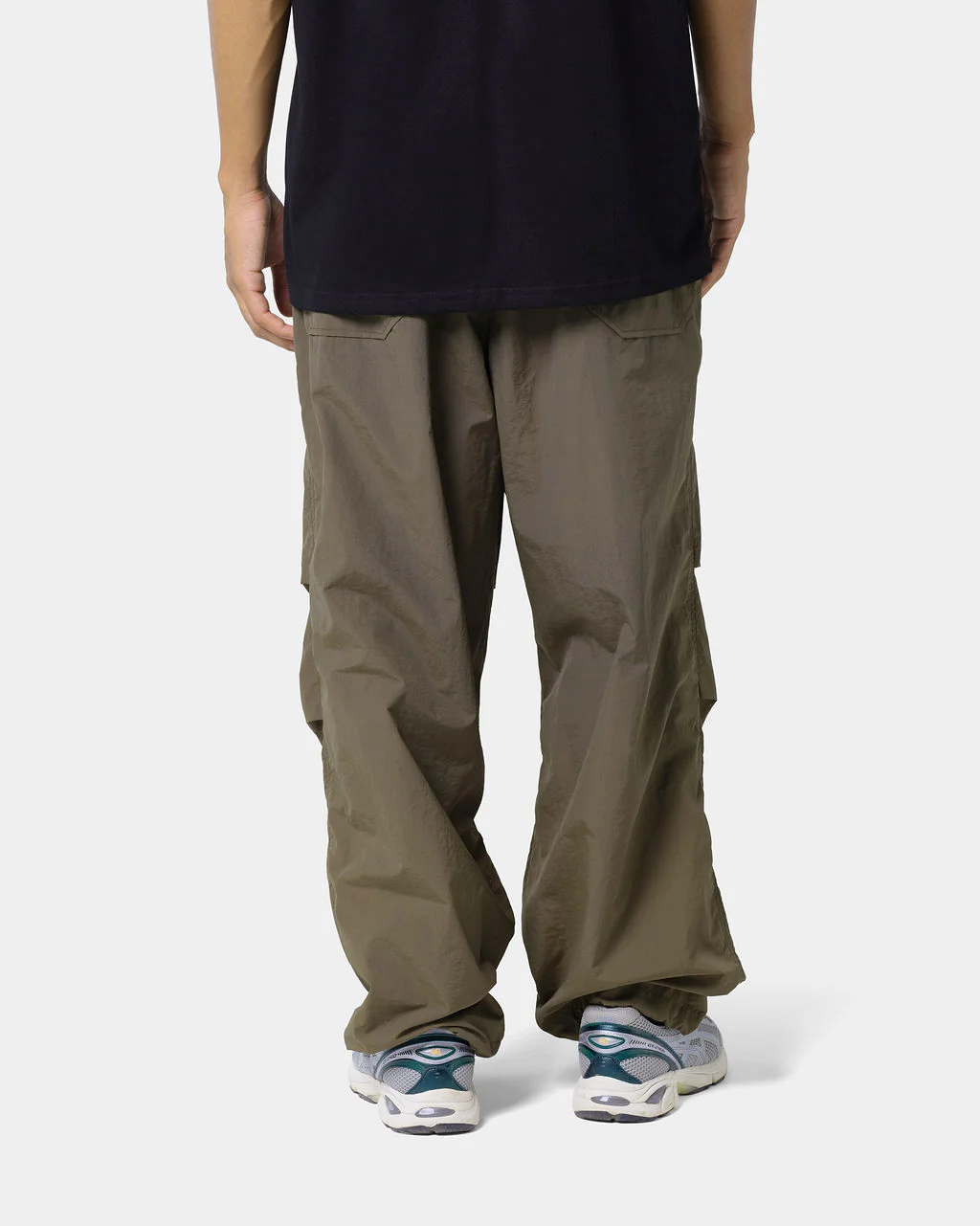 NYLON PARACHUTE PANT OLIVE - Image 7