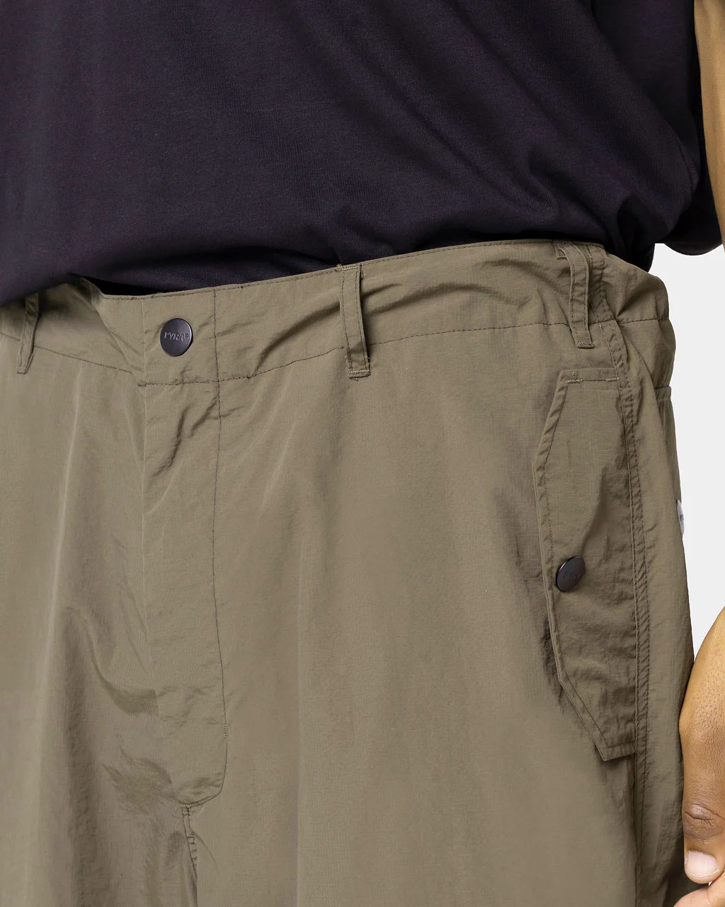 NYLON PARACHUTE PANT OLIVE - Image 9
