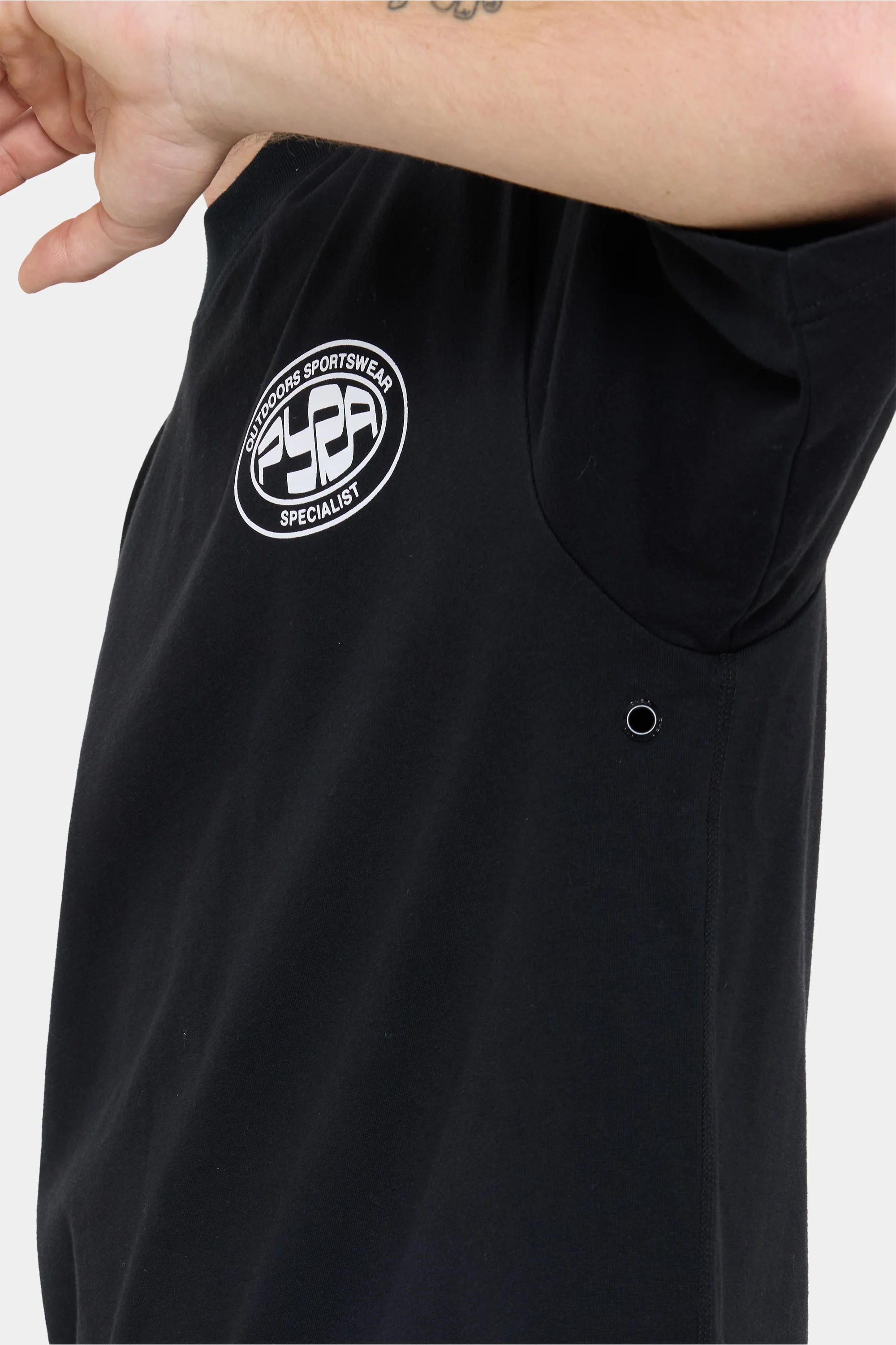 OUTDOORS BOX TEE - BLACK - Image 8