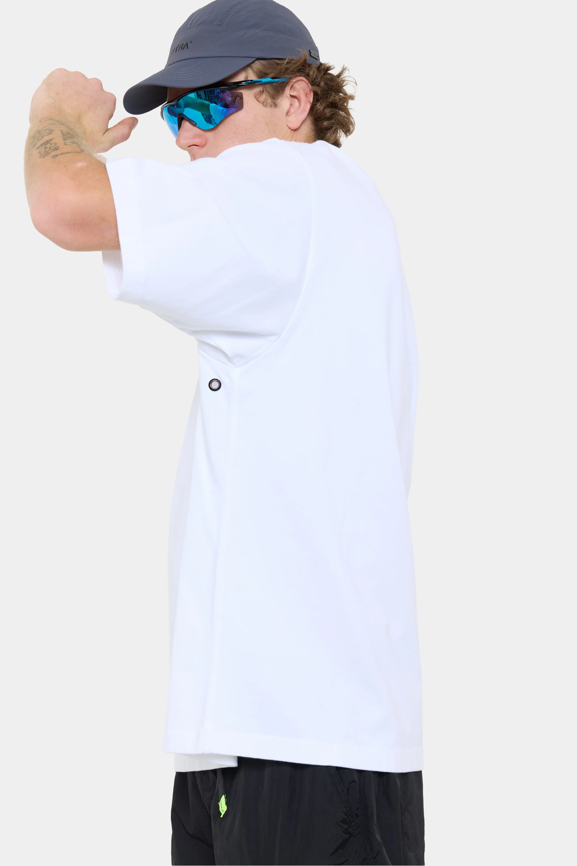 OUTDOORS BOX TEE - WHITE - Image 5