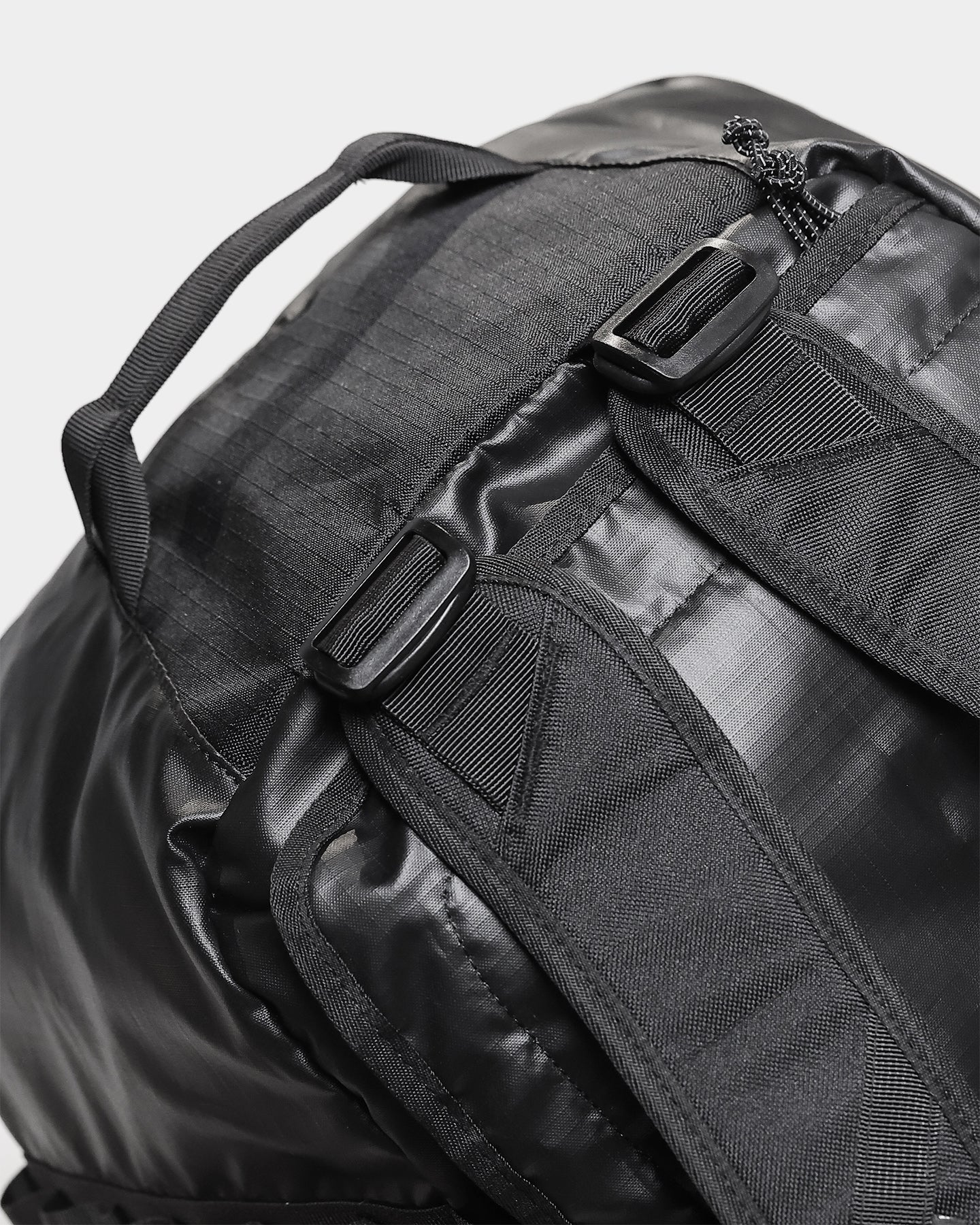 PYRA Duffle Bag Black - Image 10