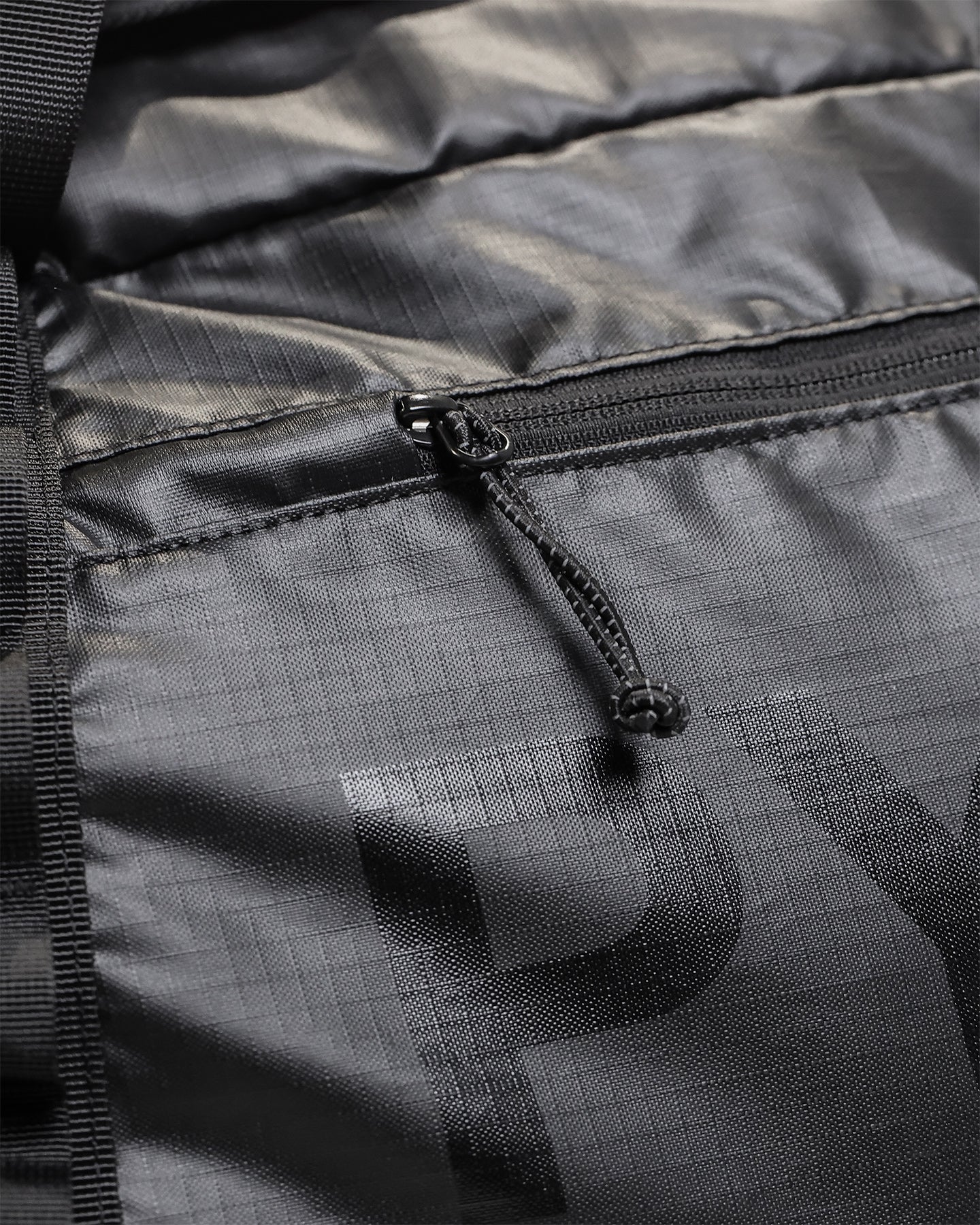 PYRA Duffle Bag Black - Image 14