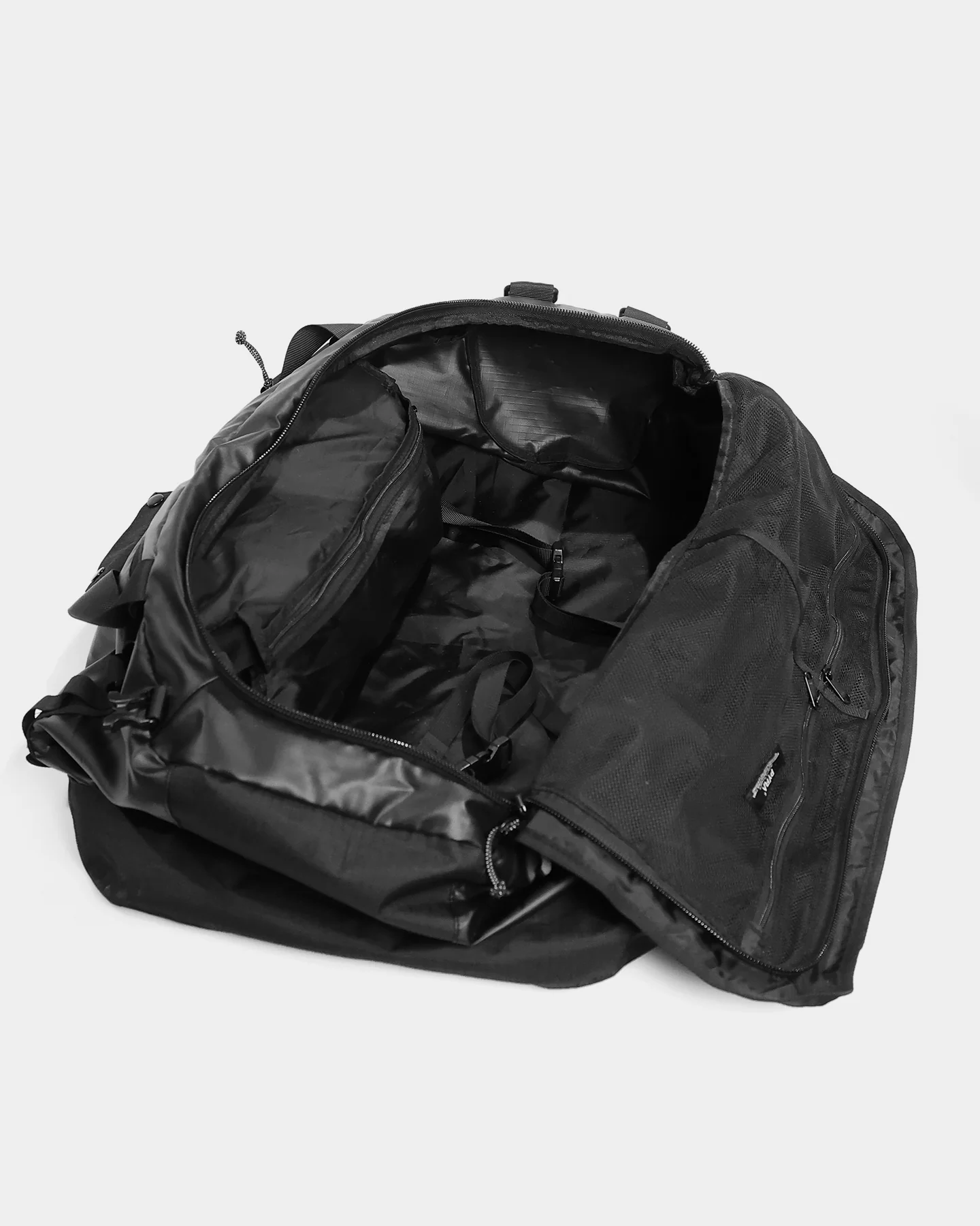 PYRA Duffle Bag Black - Image 15