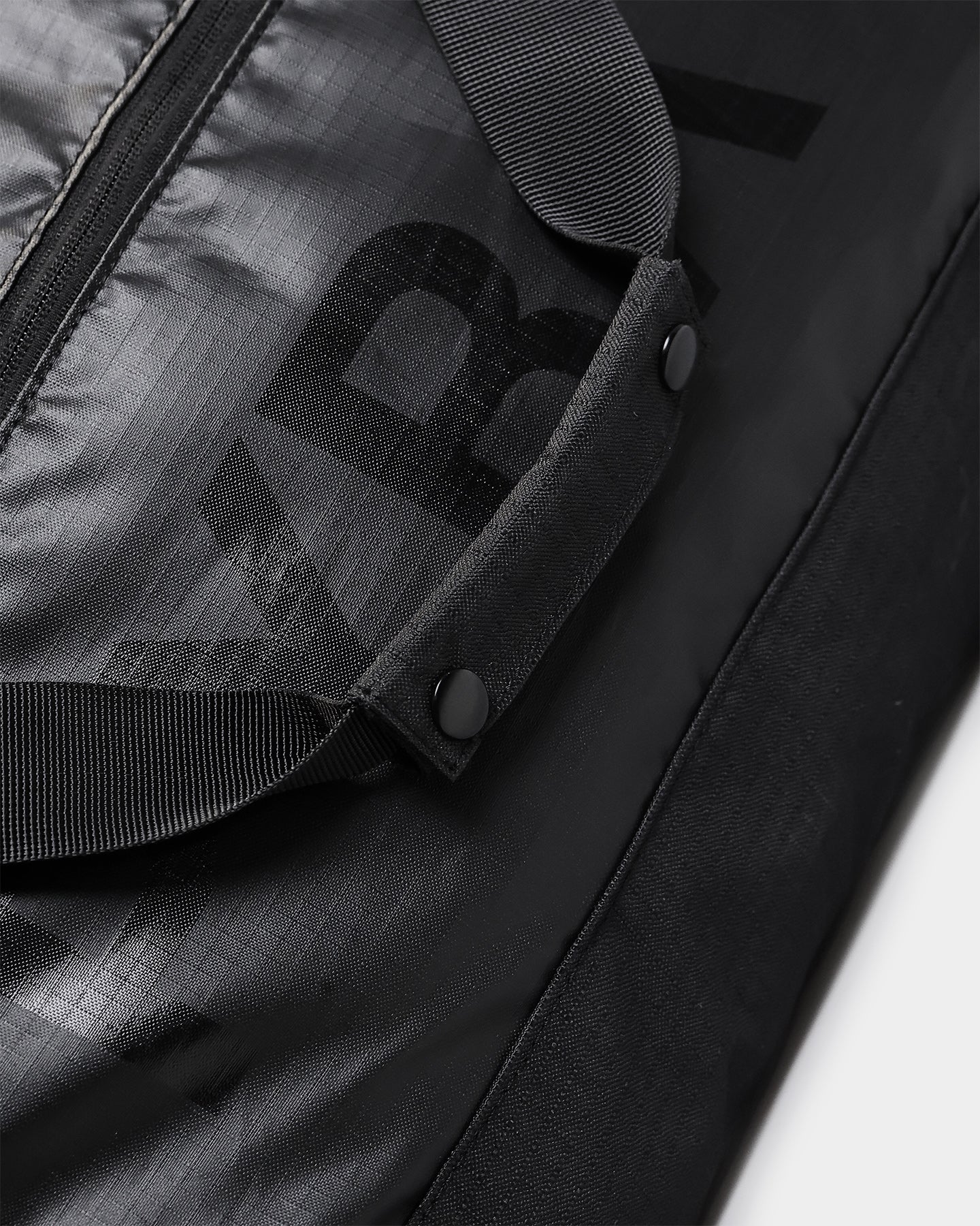 PYRA Duffle Bag Black - Image 6