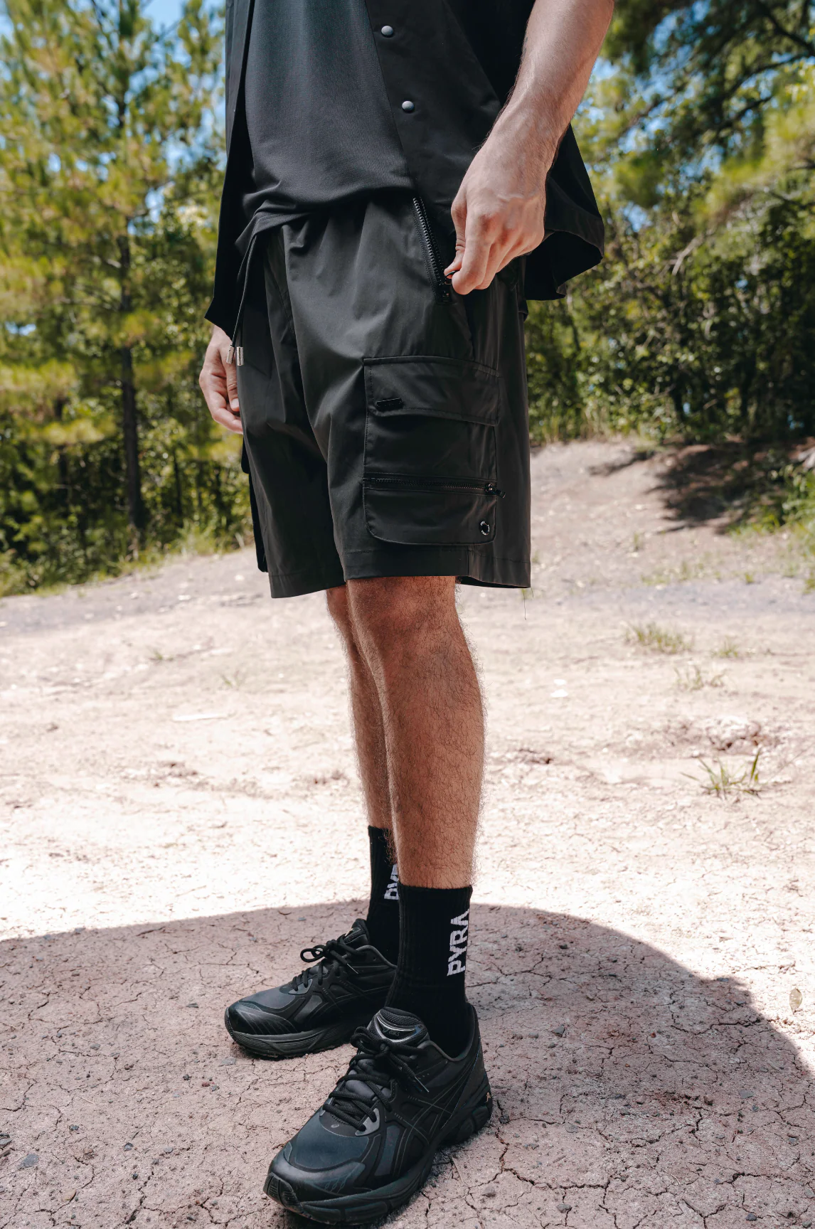 Nero Cargo Shorts Black - Image 4