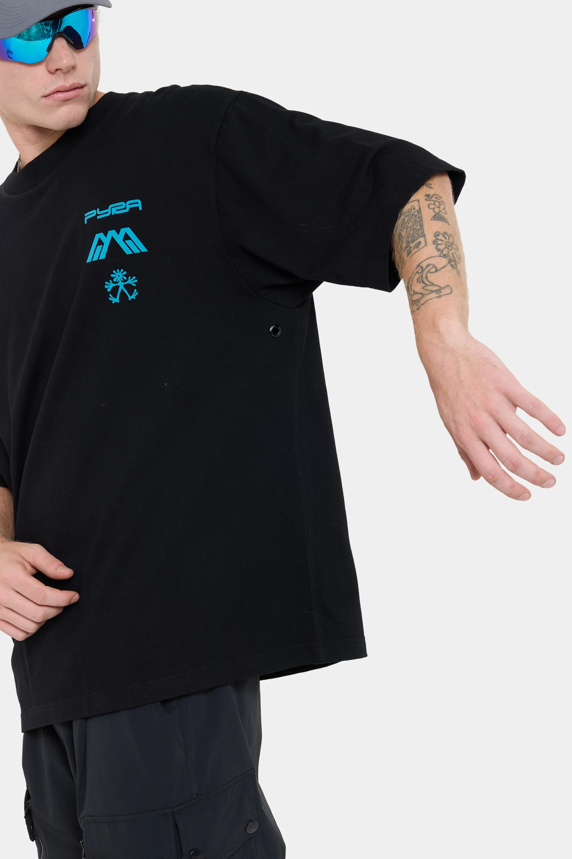 SCENIC BOX TEE- BLACK - Image 5