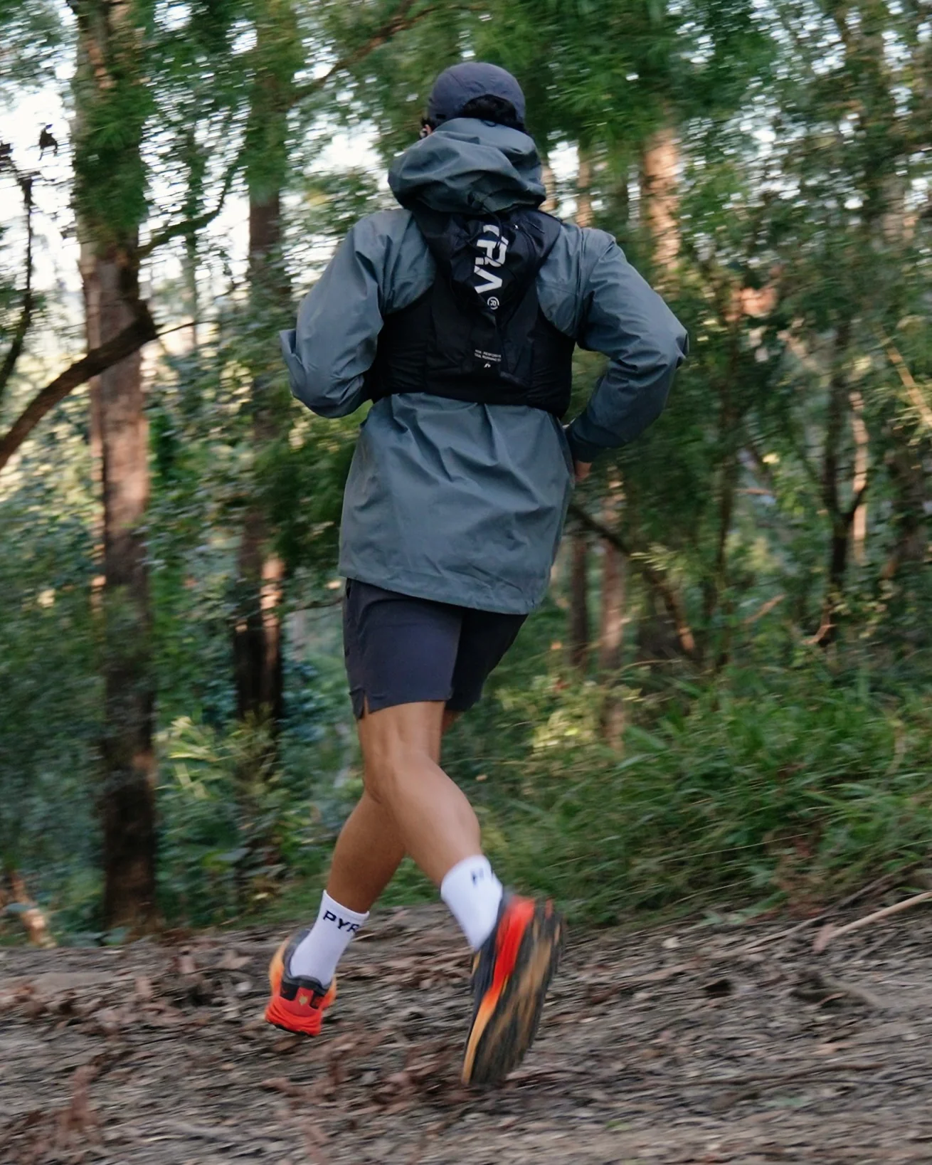TRAIL HYDRATION VEST - BLACK - Image 12