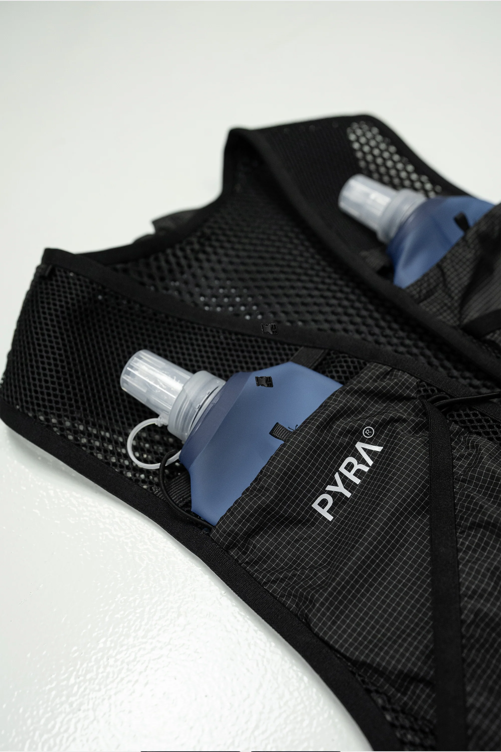 TRAIL HYDRATION VEST - BLACK - Image 9