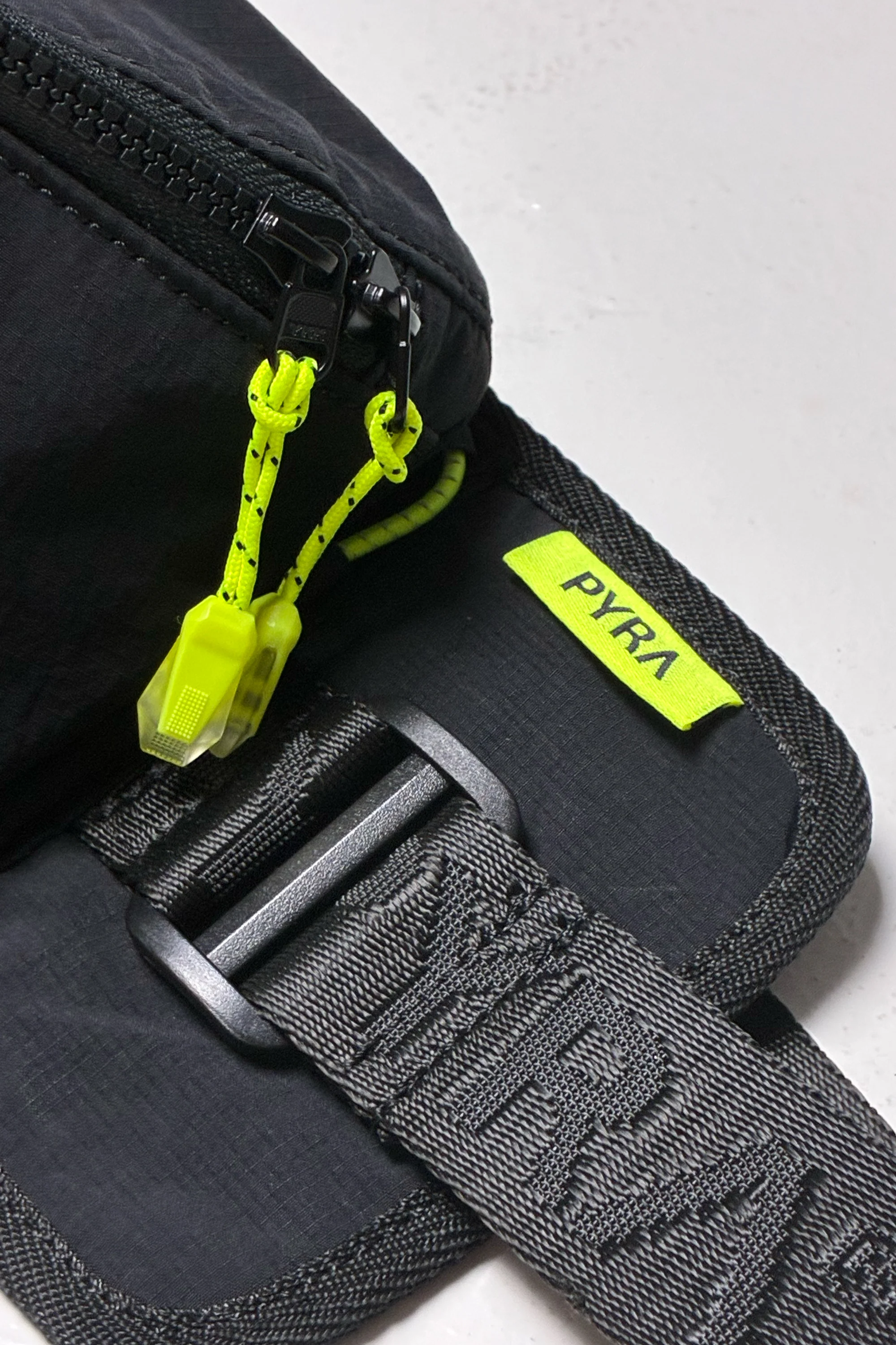 TRAIL SLING BAG - Image 10