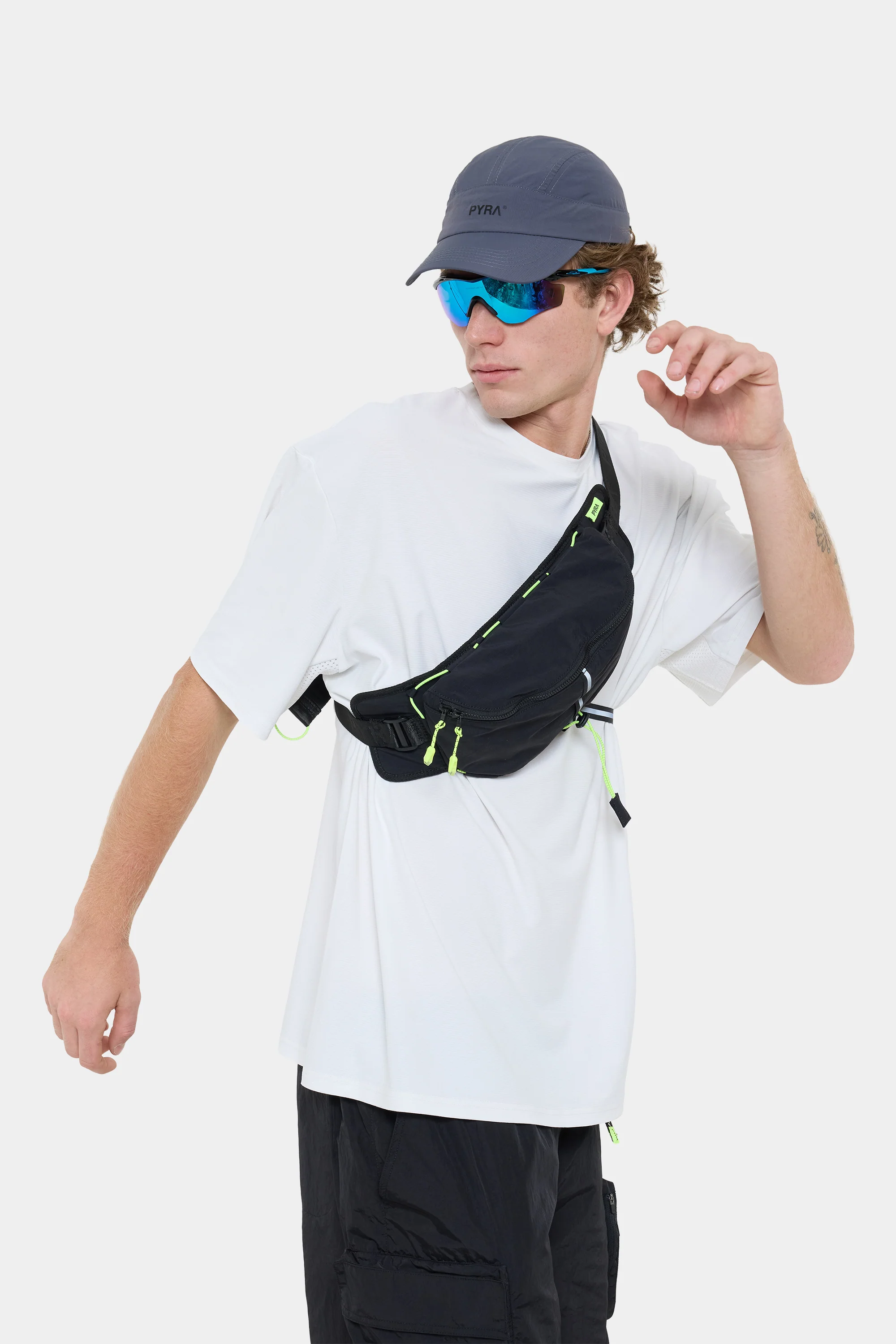 TRAIL SLING BAG - Image 8